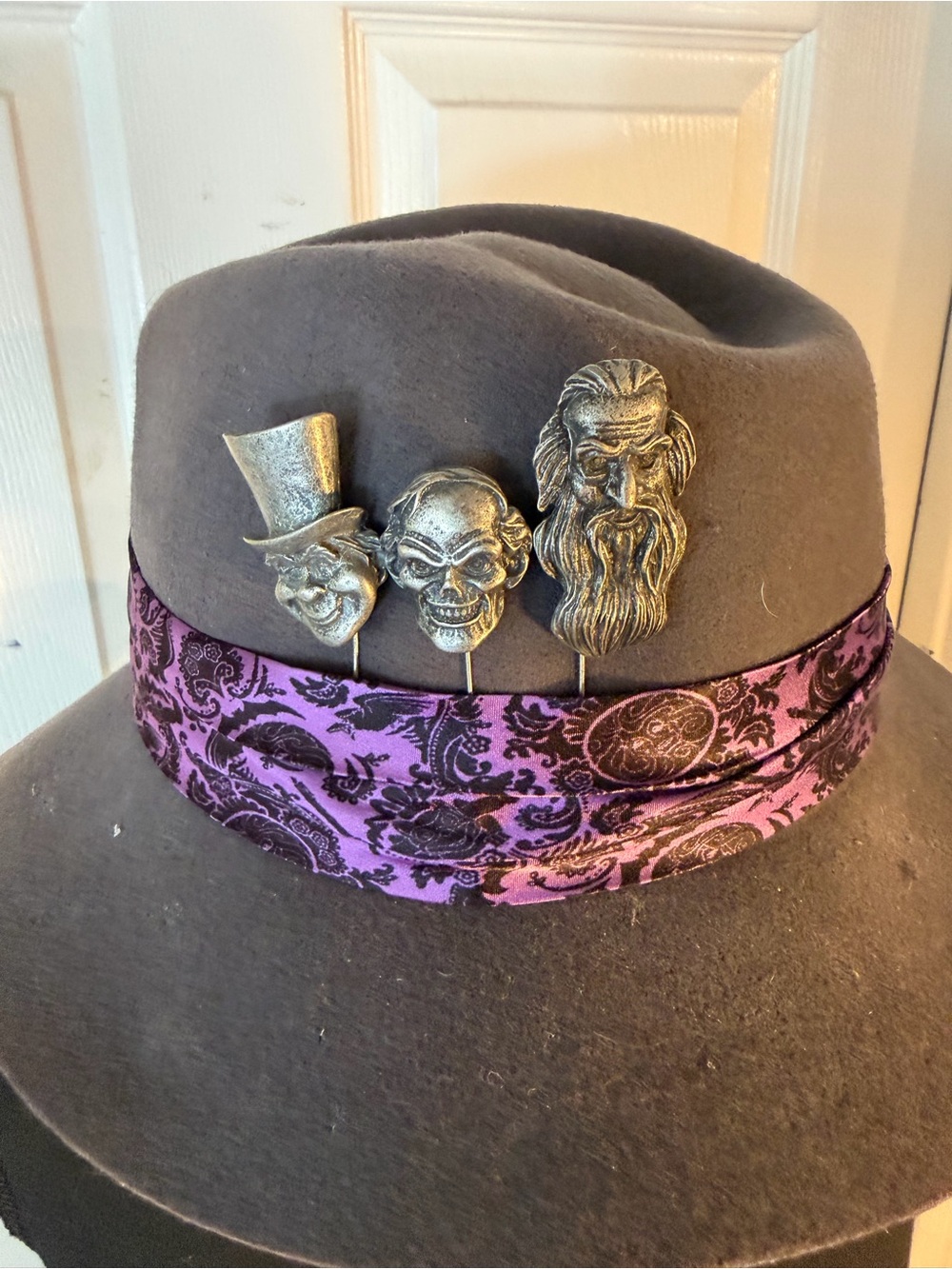 Disney parks Haunted Mansion fedora with hitchhiking ghosts